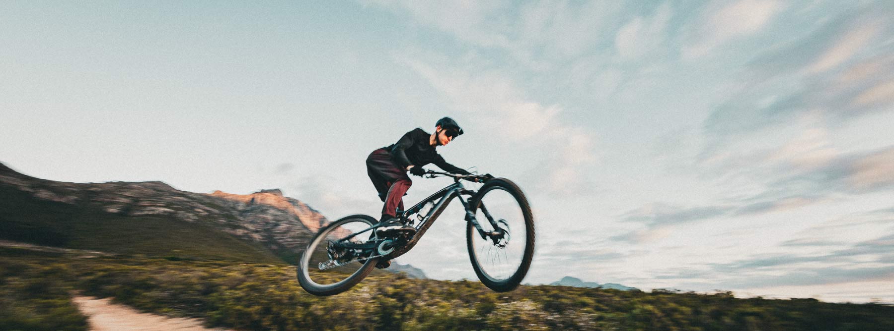 Trail baggies, Adventure Pants and Liner Bibs