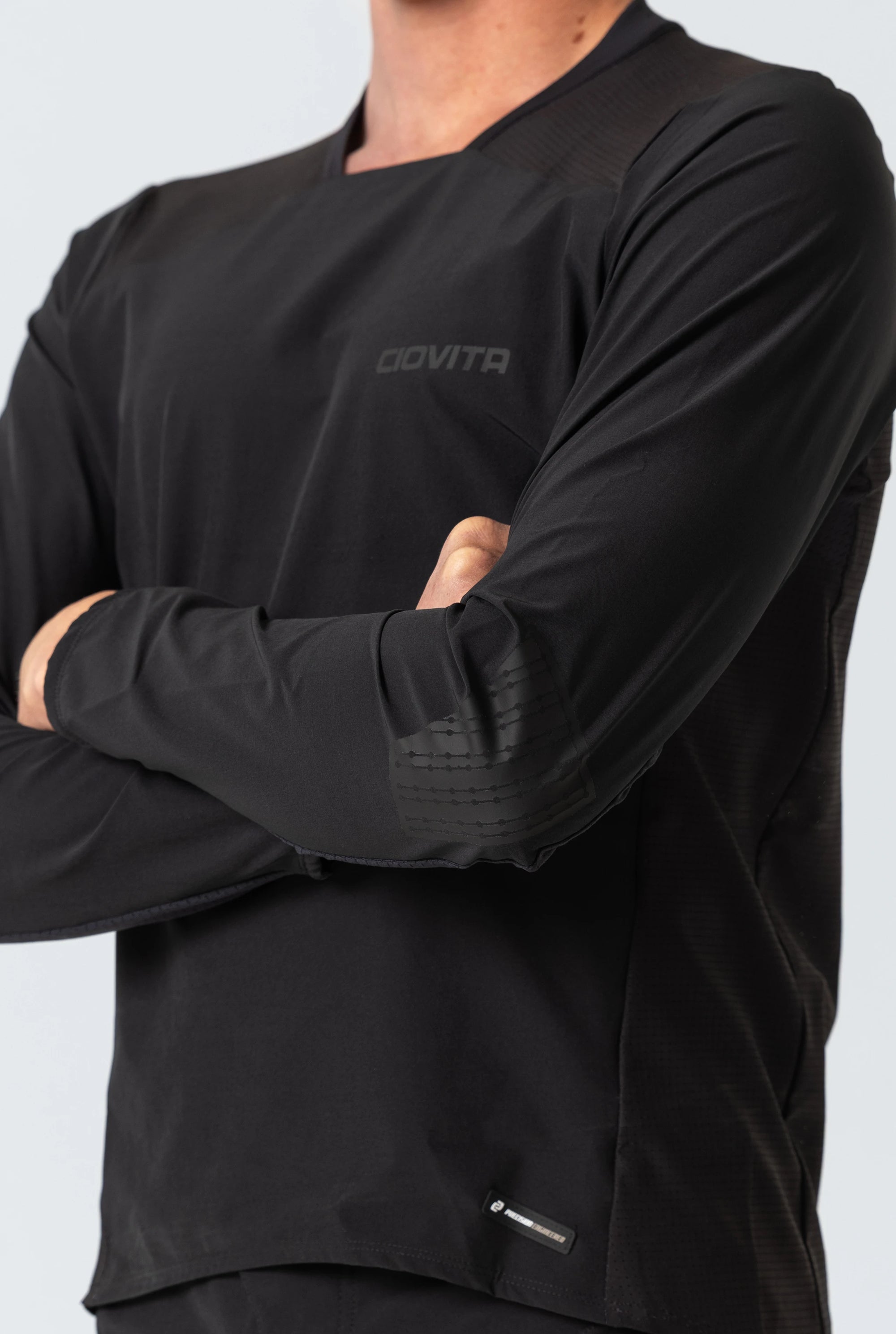 Men's Scuro Long Sleeve Trail Tee (Black)