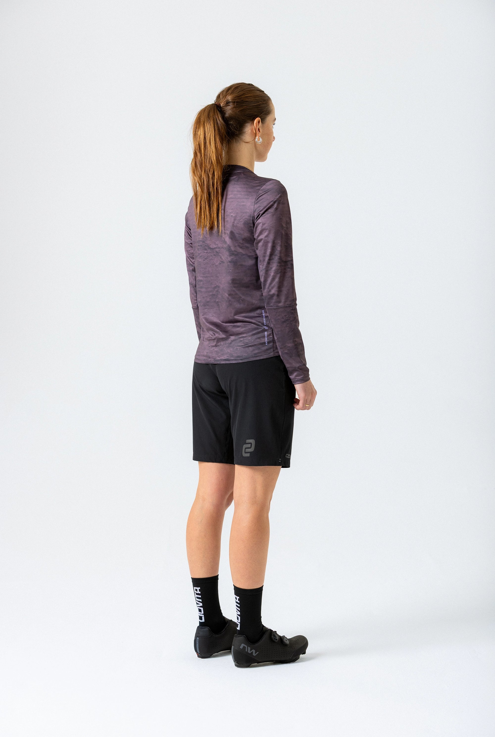 Women's AE Long Sleeve Trail Tee (Coffee)
