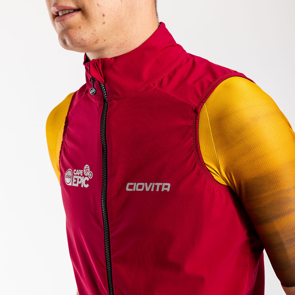 Men&#39;s Absa Cape Epic 2024 Apex Lamina Gilet (Burgundy)