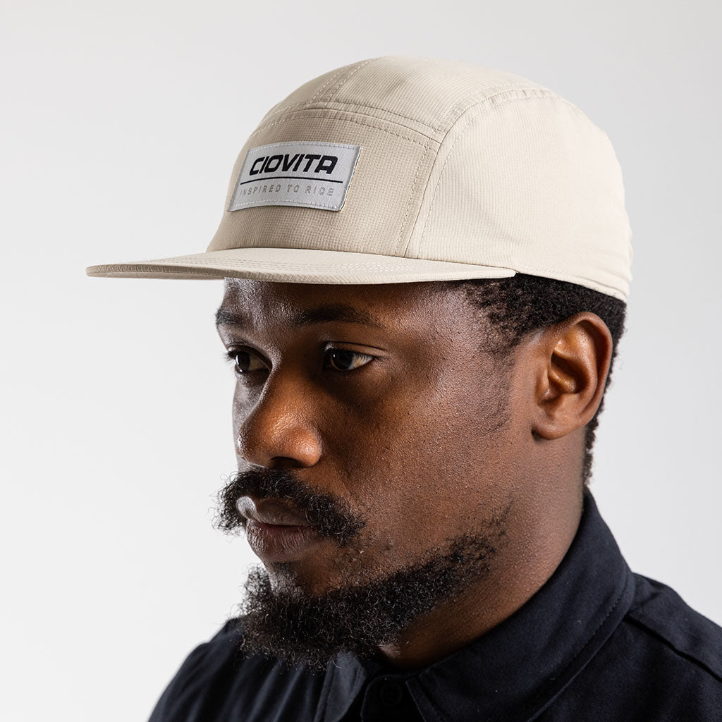 Flat store panel cap