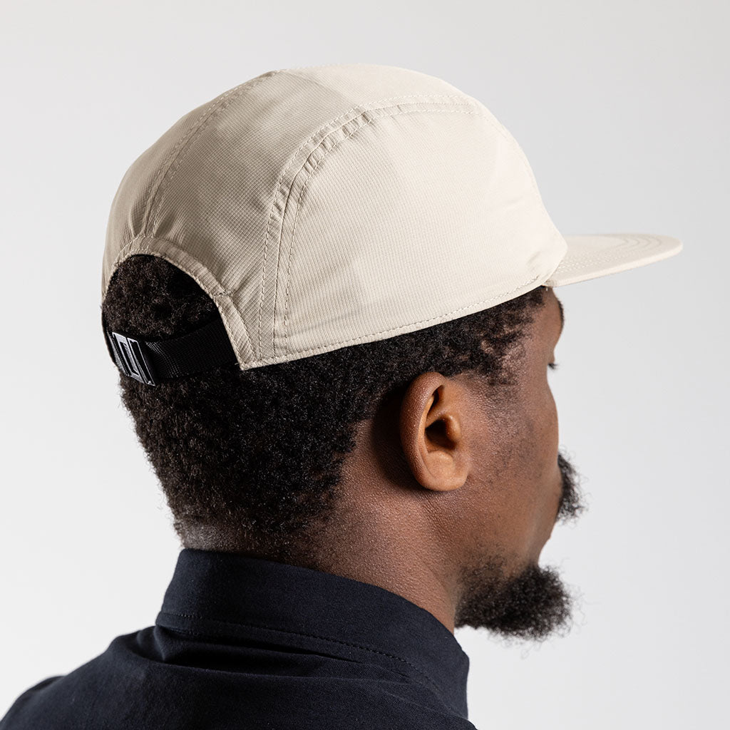 Flat store back cap